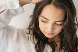 ミニモ価格★LEDエクステ１２０本フラットラッシュ(オフ料金別途）付足し不可