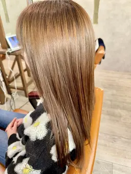 【口コミ必須でお得に🉐】ダメージレスで自然なストレートへ👑 カット+髪質改善ストレート+トリートメント