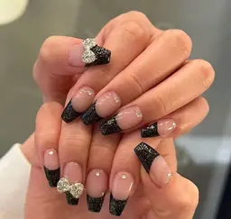 🎀🉐チッブ長さ出し+パ-ツ２個🎀🉐フレンチ🎀🉐ケア込み🎀🉐ワンホンネイル