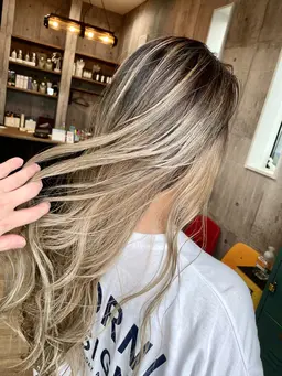 【人気No2メニュー.バレイヤージュ、エアータッチ、シャドールーツ、グラデーション】県内最多ブリーチ担当数がデザイン