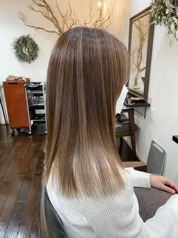 カット+ハイライト（ケアブリーチ）+カラー+1stepトリートメント