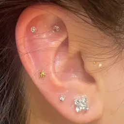 耳ツボジュエリー　お洒落しながら　健康を楽しむ！ダイエット　美容　耳ツボマッサージ付き　　¥3500(12個)