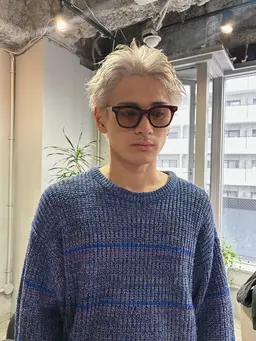 大人気🌟スパイキーmen'sハイトーンカット無し＋ケアブリーチ＋オンカラー🌟クイックトリートメント🎁プレゼント