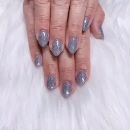 ワンカラー、ラメグラデーション (オフ込み)　パーツ等無しのシンプルなネイルを好む方向け