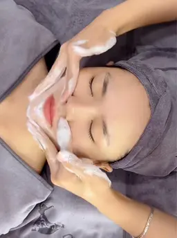 [美白&小顔コルギ］小顔リンパデトックス+美白引き締め60分