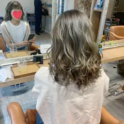 《抜け感.お洒落🍭》◾︎ハイライトカラー＋トリートメント【ハイライトブリーチ、オンカラー込み】