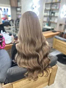 【当日限定ブリーチ有無】本日ご予約可能✨Wカラー🩵(全頭・リタッチ)