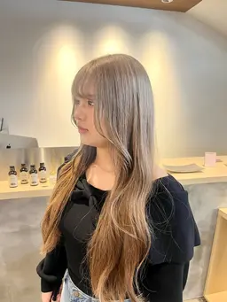 【10月平日限定】ブリーチ➕カラー➕クイックトリートメント❤️🔥