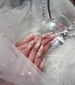 30日限定💕500円引き🥹持ち込みデザイン🌼.*（ストーン付け放題）