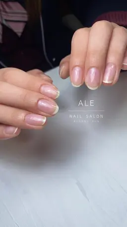 ジェルネイルのオフのみのコースになります