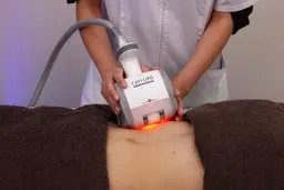 32【毛穴洗浄小顔+痩身】ハイパワー新キャビ＆赤外線ＬＥＤ高周波＆吸上150分12,880円