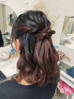 【月曜‼️17時​〜​21時限定！！】ヘアセット1500円✨人気の韓国ヘアも