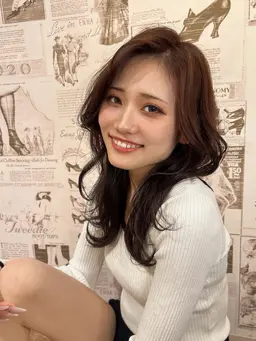 【人気Ｎｏ.２🎀】小顔×垢抜けカット➕透明感イルミナカラー ¥14000→¥12000