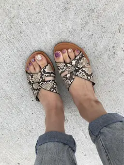 フットジェルネイル（ケア込み）