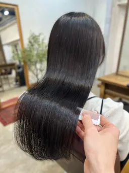 ‼️これにすれば間違いなし‼️透明感ケアカラー+100%実感オリジナル髪質改善トリートメント✨誰でも子どもの頃の艶々💯