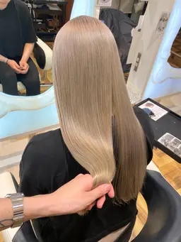 #モテ髪 【大人可愛いハイトーン】　カット✂︎＋全体ブリーチ1回＋イルミナカラー☘️