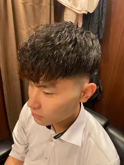 カット＋アイロンパーマ＋(整髪料かヘアオイル)購入