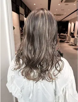 【赤み除去・透明感UP】フルハイライト＋オンカラー ¥15,500