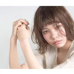 【平日限定価格🌟当日予約OK☆】[ショートヘア]ツヤ感カラー＋似合わせカット+柔らかトリートメント