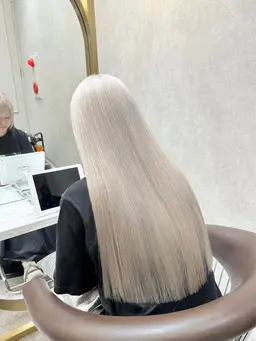 ダメージを抑えてハイトーンしたい方におすすめ🙌ケアブリーチのダブルカラー✨✨