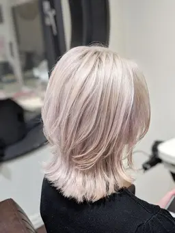 ホワイトブリーチ(ケアブリーチ2回)+トリートメント