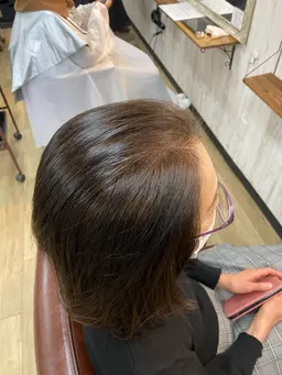 ブリーチを使わない白髪ぼかしカラー