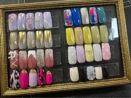 定額ネイル　こちらの写真よりデザインお選び頂くと特別料金でご案内いたします。