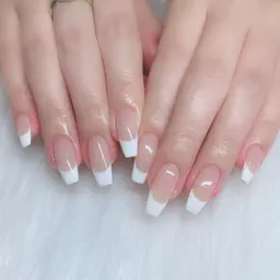 🌹💓フレンチネイル🦄💎✨