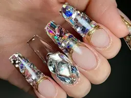 【長さだし10本】宝石埋め込みフレンチ【オフあり】