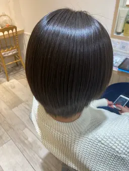 🤍カット／縮毛矯正【平日限定】ダメージ補修トリートメント付き
