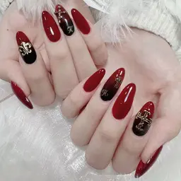 12月⭐️オフ無料⭐️🌈 スカルプ長さだし⭐️持ち込みデザイン⭐️アート4️⃣本