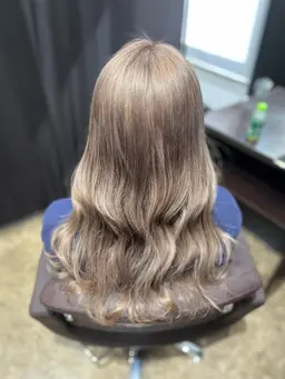 ⭐️ブリーチモデル+カラーモデル⭐️¥7700(肩下)ご希望の時間が空いてない場合でもご案内可能な場合がございます。