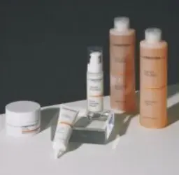 クリスティーナ🧡【最新リフトアップトリートメント】フォーエバーヤング