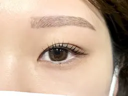 【 NEW/眉毛スタイリング 】アイブロウWAXスタイリング＋まつげパーマ￥8000＋指名料¥300 ※オフ不可※