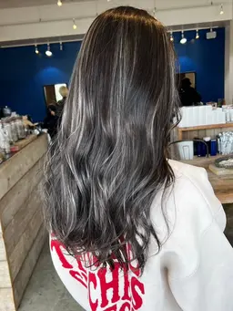 似合わせカット+外国人風バレイヤージュ+抗酸化トリートメント¥29040→¥18900