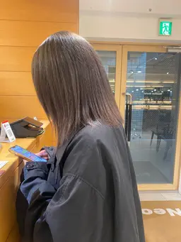 ダブルカラー(ブリーチ＋オンカラー)＋シルクトリートメント