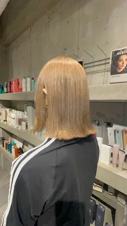 ブリーチのリタッチ（2㎝以内）＋バイカルテトリートメント