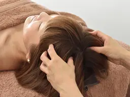 【超気持ちいい】首肩こりが瞬間解消！ドライヘッドマッサージ