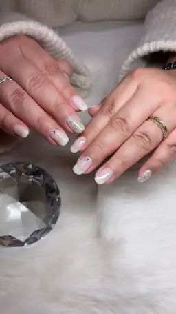 長さ出し10本💅🏽フレンチ💖✨️💎(⚠️パーツ、ベースカラー別途)