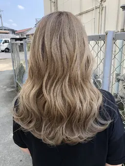 【ケアブリーチ】全体ダブルカラー➕キューティクル強化トリートメント（SB込）