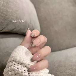 フレンチネイル(ベースカラーあり)🌻✨