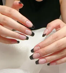 ✨チップ長さだし✨フレンチネイル💎ストーン6個付き￥6999