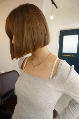 ◉ボブ カット+ライトトリートメント◉