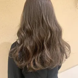 🐻❄️ブリーチなし🐻❄️ブリーチなしでつくる明るめカラー+シルクトリートメント🤍コテ巻きorブロー🤍💫