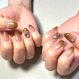 【 カラーグラデーション 】 オフ無し　ケア込み　※オフされる方はオフ込みメニューからご予約お願いいたします♪