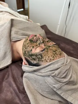 reviハーブピーリング＋豪華オプション2種＋造顔小顔リフト