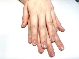 オフあり、フレンチネイルのTRの練習モデルさん募集してます。よろしくお願いいたします。