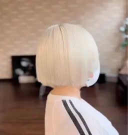 憧れ♪ホワイト系カラー【ダブル（２回）】ブリーチ+ヘうる艶カラー＋髪質改善TR　（ケアブリーチ使用）