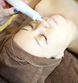 [大人気]☆毛穴洗浄➕国産ハーブピーリング🌿70分¥9,800