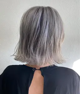 【ケアブリーチ+カラー】ホワイトやシルバーも🌟艶々ハイトーンカラー🎨前処理、中間処理、込み🌟